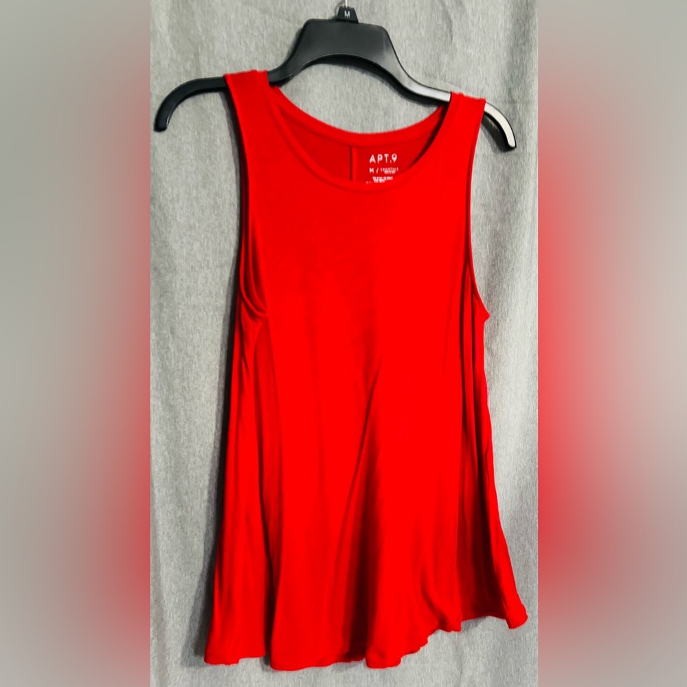 Women’s M Red loose tank